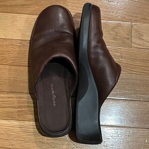 Vintage Easy Spirit Brown Maroon Clogs Mules